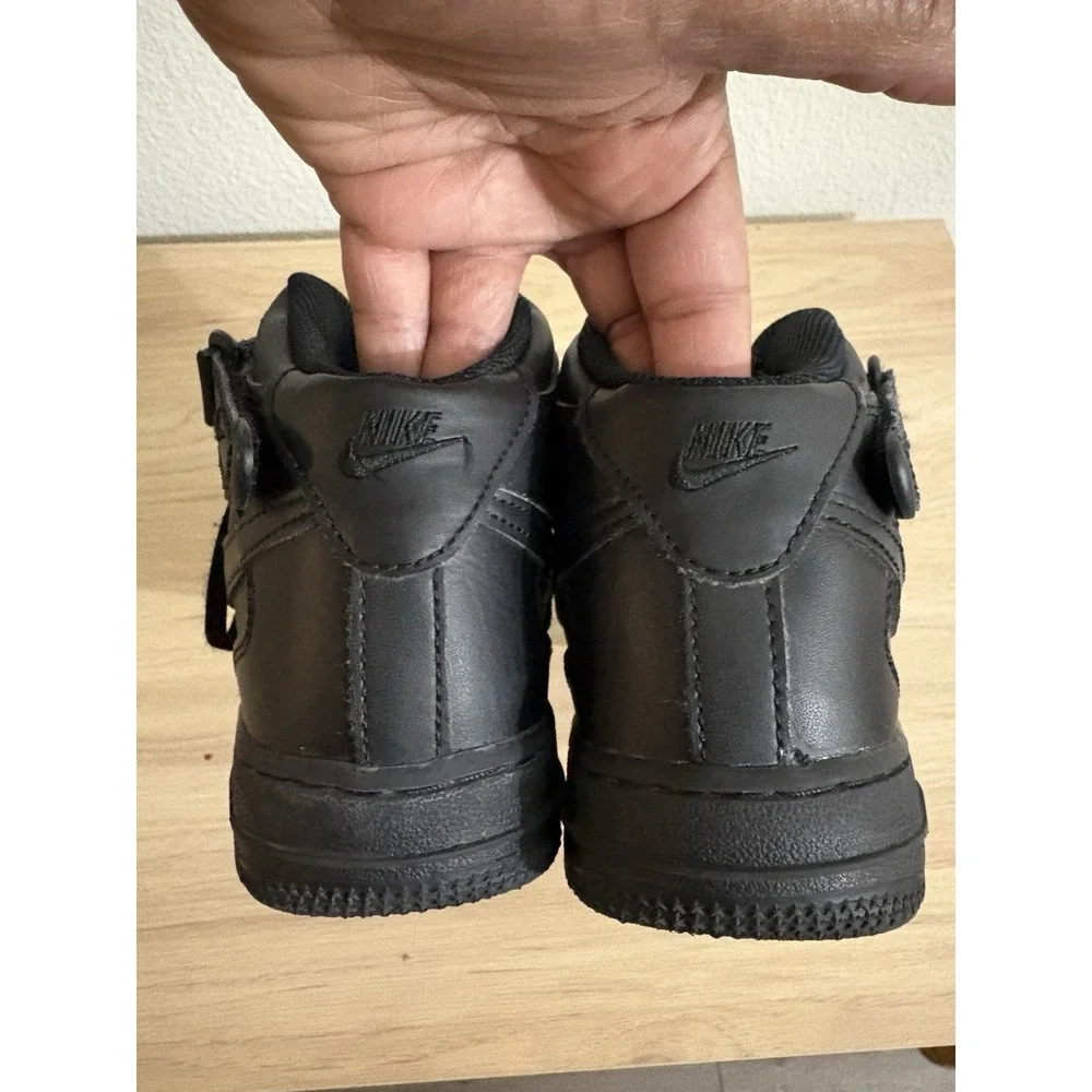 Nike Court Borough Mid 2 Unisex Kids Black Mid Top Sneakers Size 2.5 Y